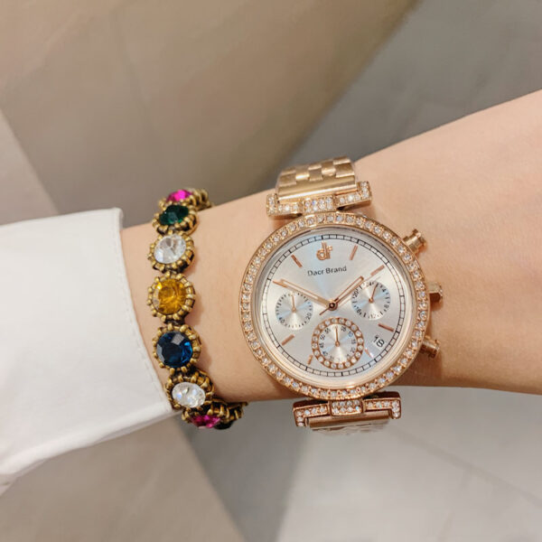 Women Waterproof Diamond Watch With Calendar - Image 4