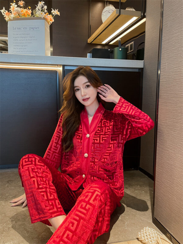 New Gold Velvet Pajamas Women's Suit - Image 5