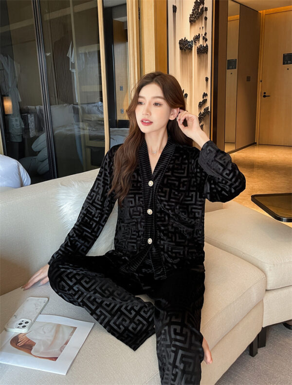 New Gold Velvet Pajamas Women's Suit - Image 9