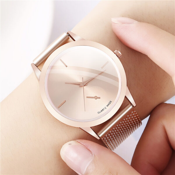 Women's Creative Plastic Mesh Quartz Watch - Image 6