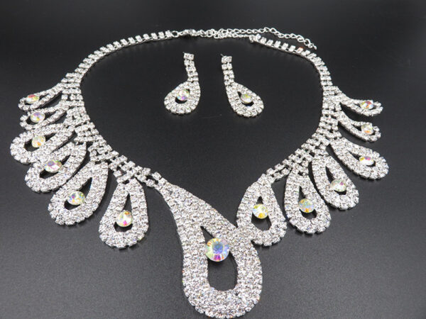 The New All-match Bride Bride Wedding Accessories Wholesale Diamond Suit Set Big Chain Necklace Set Wholesale - Image 7