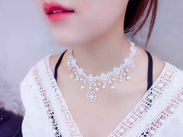 Women's white lace gemstone necklace - Image 5