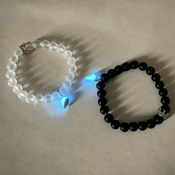 Fashion Jewelry 2pcs Handmade Crown Beaded Charms Bracelet Luminou Heart Glow In The Dark Couple Bracelet For Lover Men Women Fluorescent Gift - Image 10