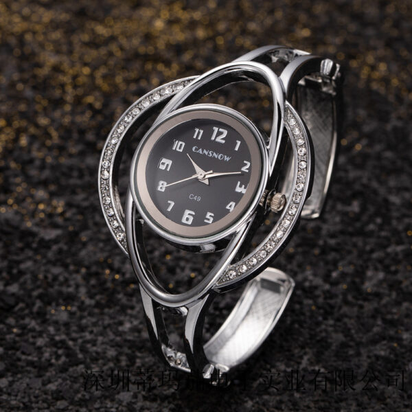 Fashion Temperament Ladies  Buckle Steel Band Quartz Bracelet - Image 3