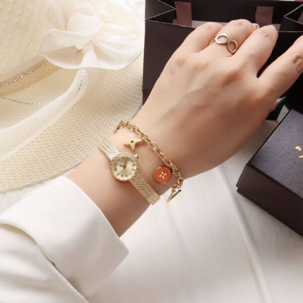 Simple Retro Special Interest Light Luxury Small Gold Women's Watch - Image 2