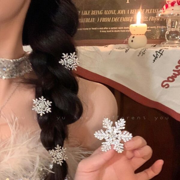 Cyrstal Snowflake Pearl Hair Clip Winter Girls Small Sweet Bobby Pins Women Fashion Retro Flower Hairside Headwear Accessories Hair Jewelry - Image 7