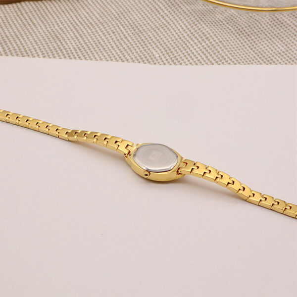 Women's Fashion Alluvial Gold Vintage Pineapple Pattern Watch - Image 9