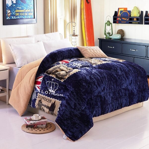 Lamb Velvet Quilt Keeps Warm For Two In Winter - Image 2