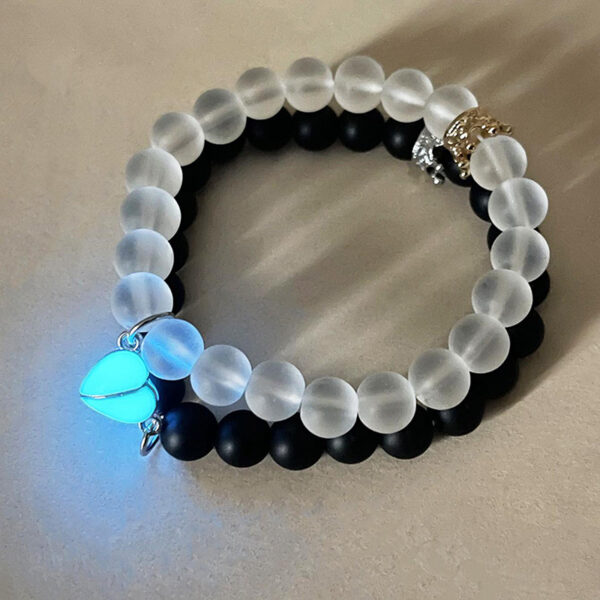 Fashion Jewelry 2pcs Handmade Crown Beaded Charms Bracelet Luminou Heart Glow In The Dark Couple Bracelet For Lover Men Women Fluorescent Gift - Image 8