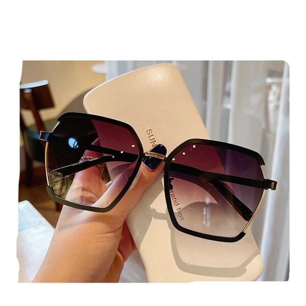 Ins Vintage Half-Frame Sunglasses Summer Oversize Metal Square Eyewear Uv400 Outdoor Sunscreen Women UV Protection Sunglasses - Image 10