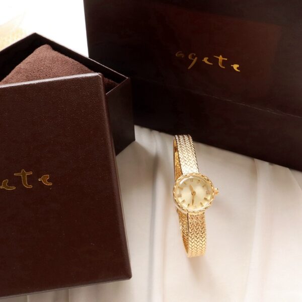 Simple Retro Special Interest Light Luxury Small Gold Women's Watch - Image 3