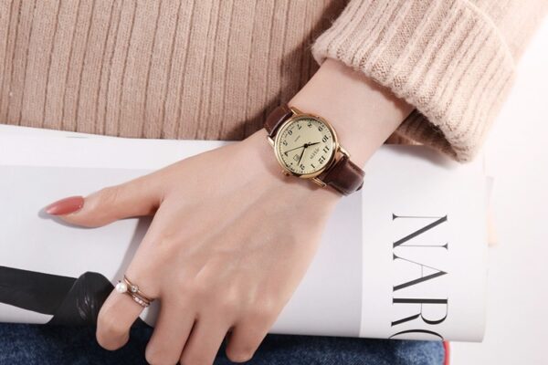 Retro Women's Simple Digital Calendar Casual Watch - Image 6