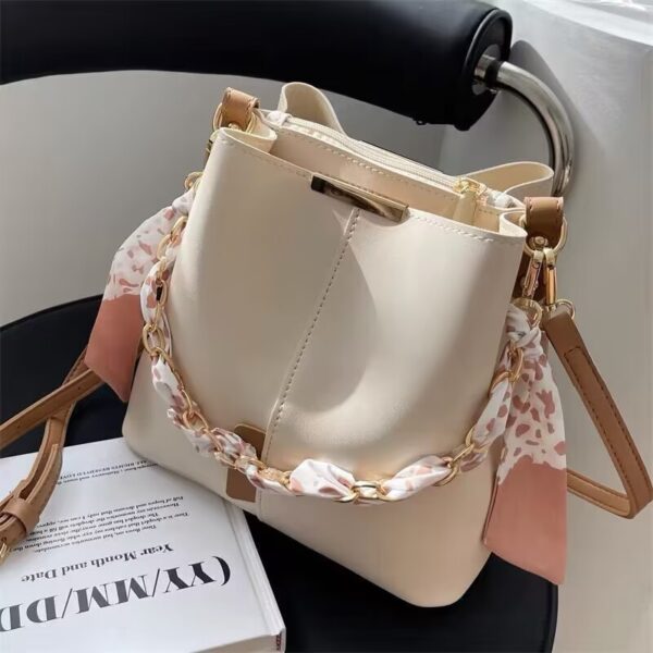 New Autumn And Winter Women's Crossbody Fashion Casual Underarm One Shoulder Versatile Bucket Bag - Image 2