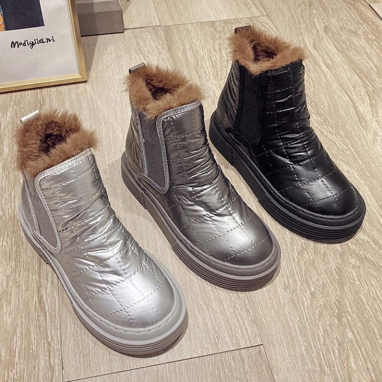 Anti-slip platform and velvet one-step snow boots