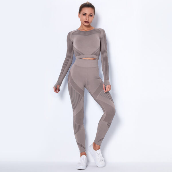 Seamless Knitted Absorbent Yoga Long-Sleeved Suit Yoga Wearsuit - Image 2