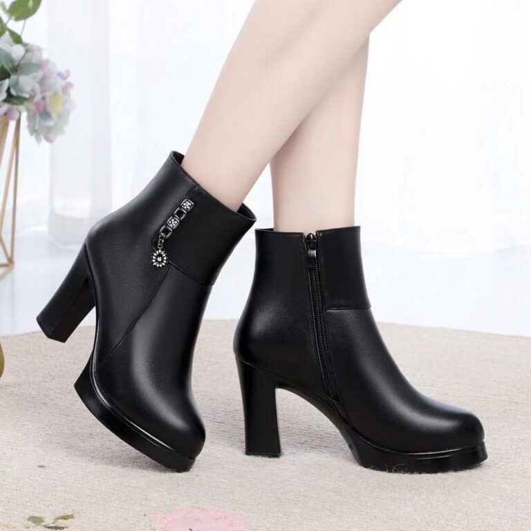 Plush leather high heel boots - Image 2