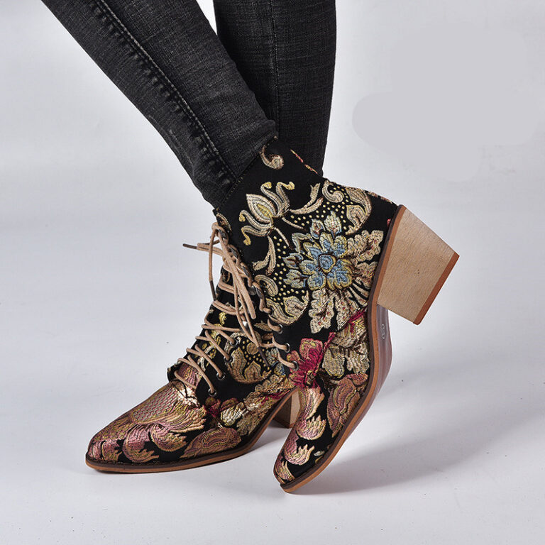 Embroidered women's short boots - Image 4