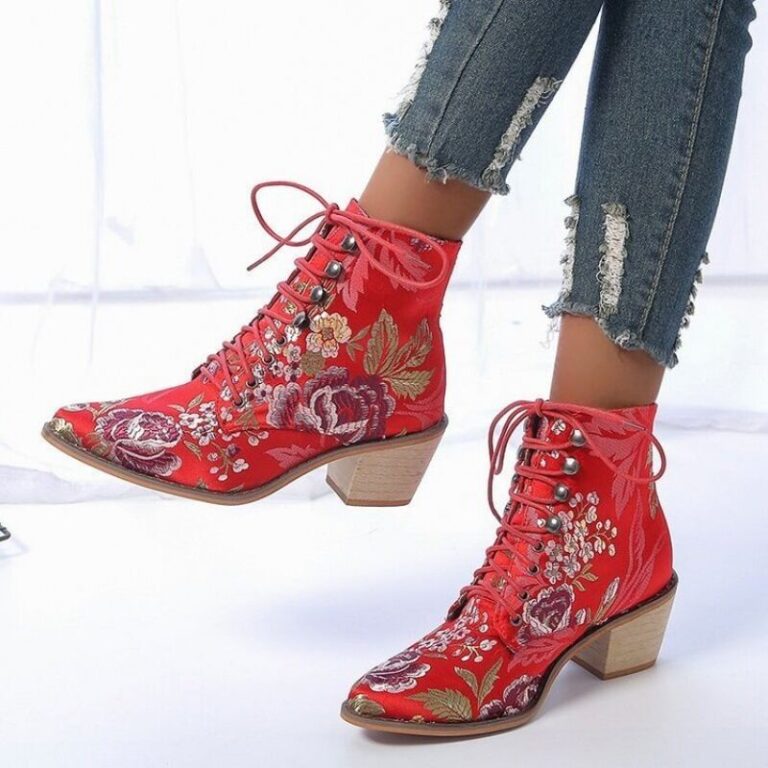 England pointed toe embroidered Martin boots