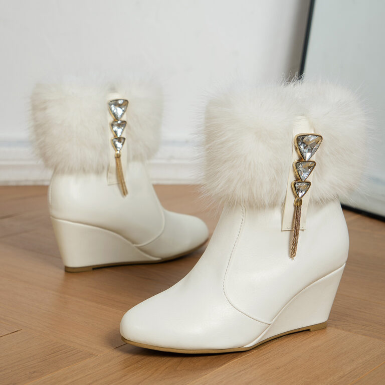 Women's Drill Buckle Plush Decoration Warm Wedge Mid-calf Boots - Image 4