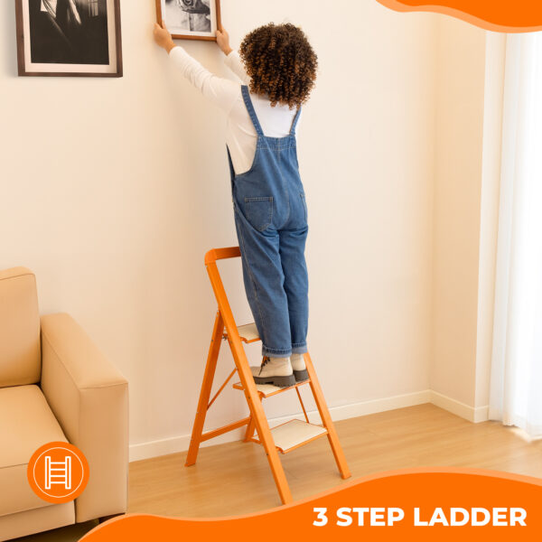 Lightweight Foldable Ladder In Aluminum - Image 5