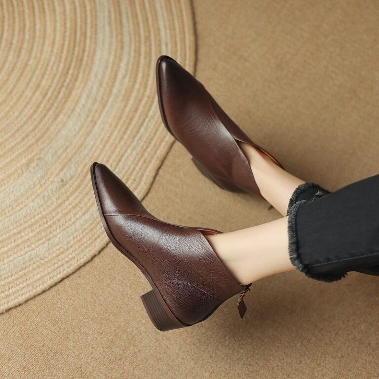 Women's Pointed-toe Retro Cowhide Ankle Boots - Image 4