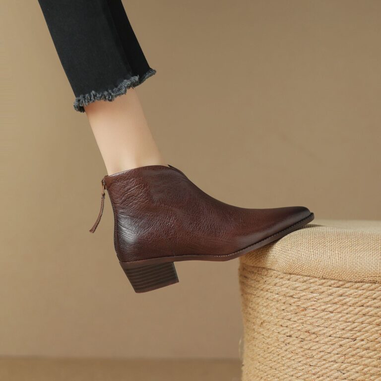 Women's Pointed-toe Retro Cowhide Ankle Boots - Image 7